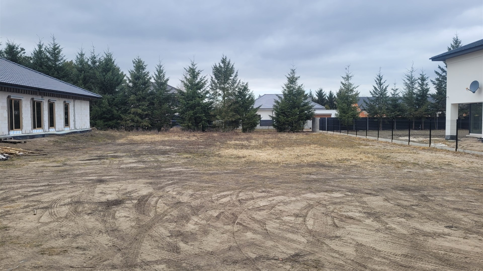 Działka na sprzedaż